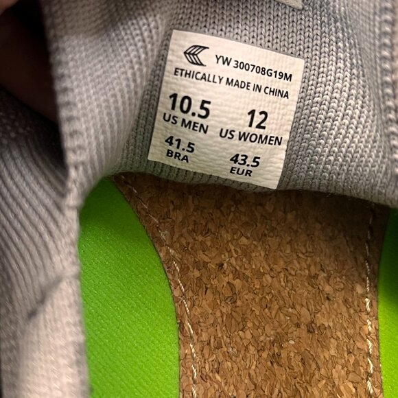 Cariuma Grey Knit Slip On Sneaker Sz M 10.5/ W 12 - Picture 12 of 12